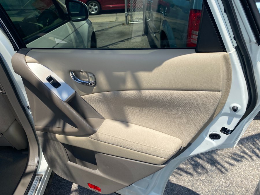 2010 Nissan Murano AWD 4dr LE, available for sale in Middle Village, New York | Middle Village Motors . Middle Village, New York 2010 Nissan Murano AWD 4dr LE, available for sale in Middle Village, New York | Middle Village Motors . Middle Village, New York