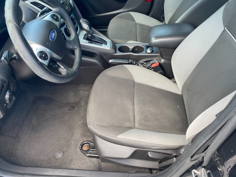 Used Ford Focus 4dr Sdn SE 2013 | Middle Village Motors . Middle Village, New York Used Ford Focus 4dr Sdn SE 2013 | Middle Village Motors . Middle Village, New York