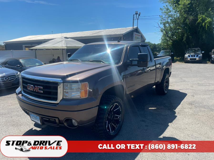 2007 GMC Sierra 1500 4WD Ext Cab 134.0" SLT, available for sale in East Windsor, Connecticut | Stop & Drive Auto Sales. East Windsor, Connecticut