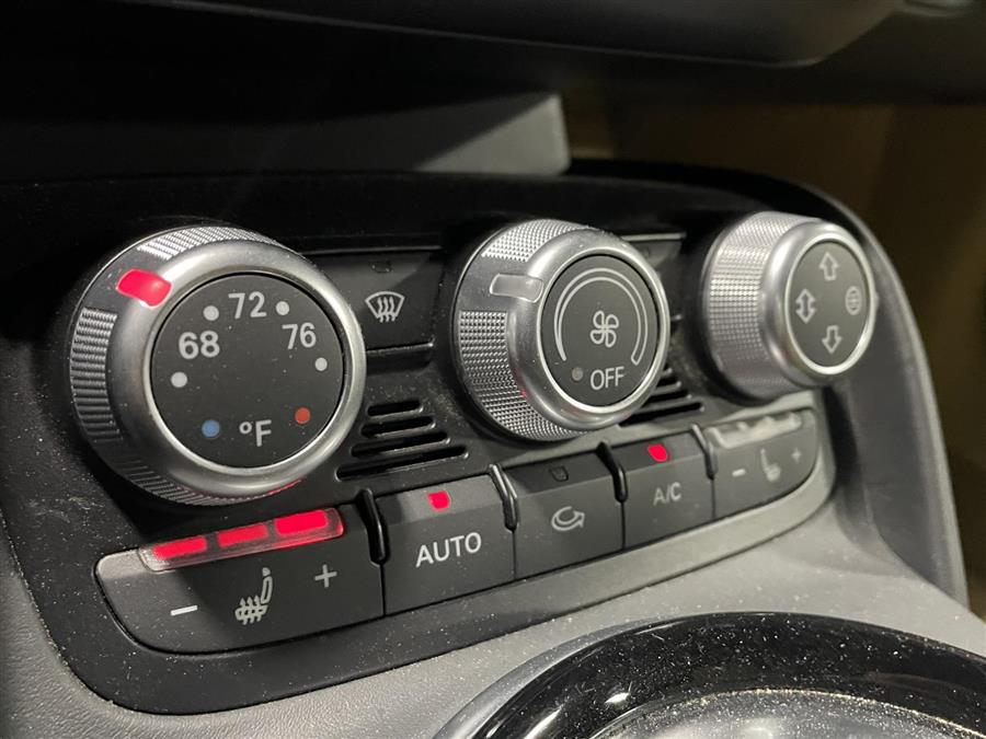 Used Audi R8 2dr Conv Auto quattro Spyder V8 2015 | Northshore Motors. Syosset , New York Used Audi R8 2dr Conv Auto quattro Spyder V8 2015 | Northshore Motors. Syosset , New York