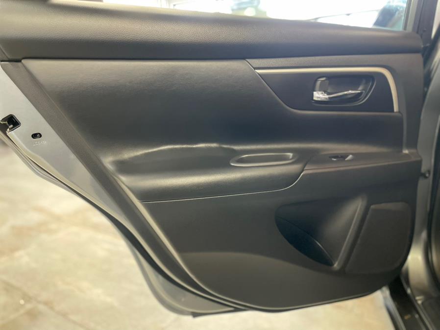 Used Nissan Altima SR 2.5 SR Sedan 2018 | Jamaica 26 Motors. Hollis, New York Used Nissan Altima SR 2.5 SR Sedan 2018 | Jamaica 26 Motors. Hollis, New York