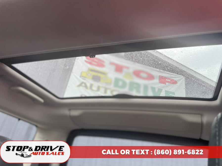 2013 Land Rover LR4 4WD 4dr LUX, available for sale in East Windsor, Connecticut | Stop & Drive Auto Sales. East Windsor, Connecticut 2013 Land Rover LR4 4WD 4dr LUX, available for sale in East Windsor, Connecticut | Stop & Drive Auto Sales. East Windsor, Connecticut