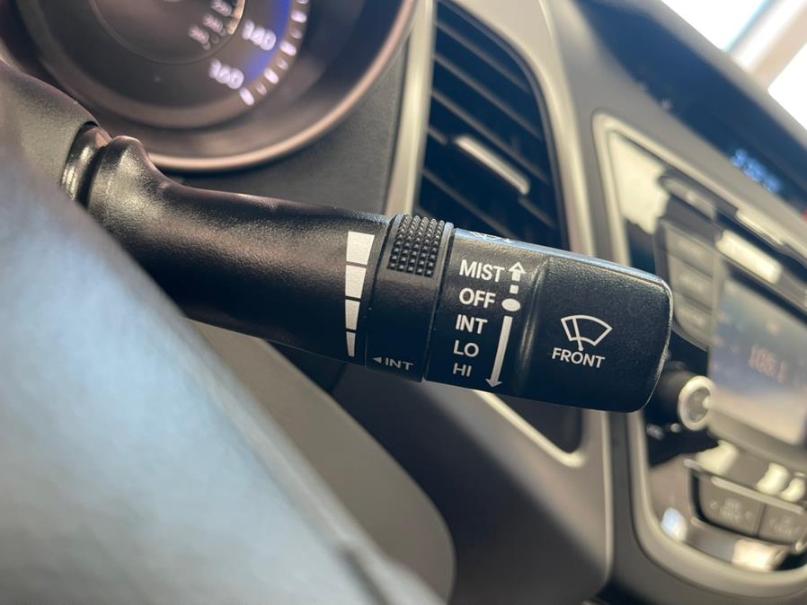 2015 Hyundai Elantra 4dr Sdn Auto SE (Ulsan Plant), available for sale in Massapequa Park, New York | Power Motors East. Massapequa Park, New York 2015 Hyundai Elantra 4dr Sdn Auto SE (Ulsan Plant), available for sale in Massapequa Park, New York | Power Motors East. Massapequa Park, New York