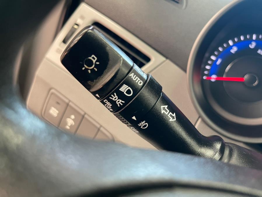 2015 Hyundai Elantra 4dr Sdn Auto SE (Ulsan Plant), available for sale in Massapequa Park, New York | Power Motors East. Massapequa Park, New York 2015 Hyundai Elantra 4dr Sdn Auto SE (Ulsan Plant), available for sale in Massapequa Park, New York | Power Motors East. Massapequa Park, New York