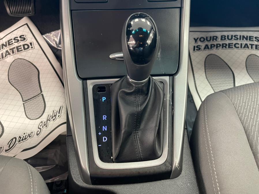 2015 Hyundai Elantra 4dr Sdn Auto SE (Ulsan Plant), available for sale in Massapequa Park, New York | Power Motors East. Massapequa Park, New York 2015 Hyundai Elantra 4dr Sdn Auto SE (Ulsan Plant), available for sale in Massapequa Park, New York | Power Motors East. Massapequa Park, New York