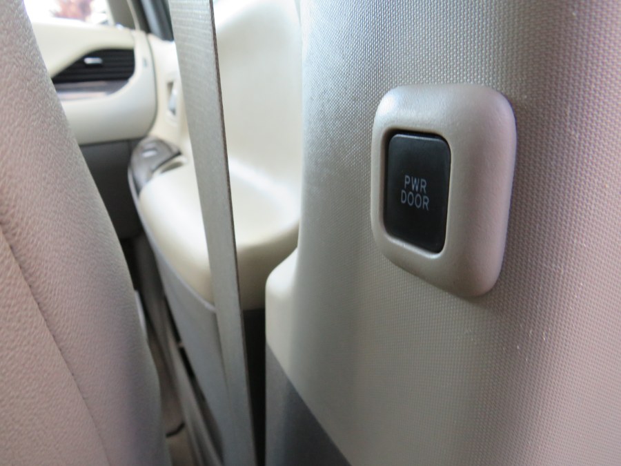 2015 Toyota Sienna XLE Premium 8 Passenger, available for sale in Middle Village, New York | Road Masters II INC. Middle Village, New York 2015 Toyota Sienna XLE Premium 8 Passenger, available for sale in Middle Village, New York | Road Masters II INC. Middle Village, New York