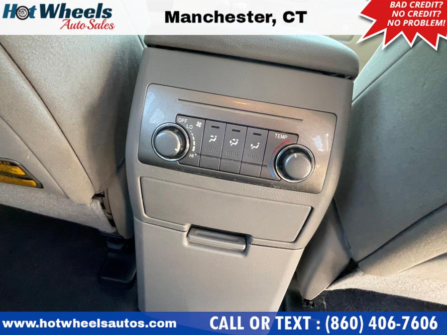 Used Toyota Highlander 4WD 4dr V6 SE (Natl) 2013 | Hot Wheels Auto Sales LLC. Manchester, Connecticut Used Toyota Highlander 4WD 4dr V6 SE (Natl) 2013 | Hot Wheels Auto Sales LLC. Manchester, Connecticut