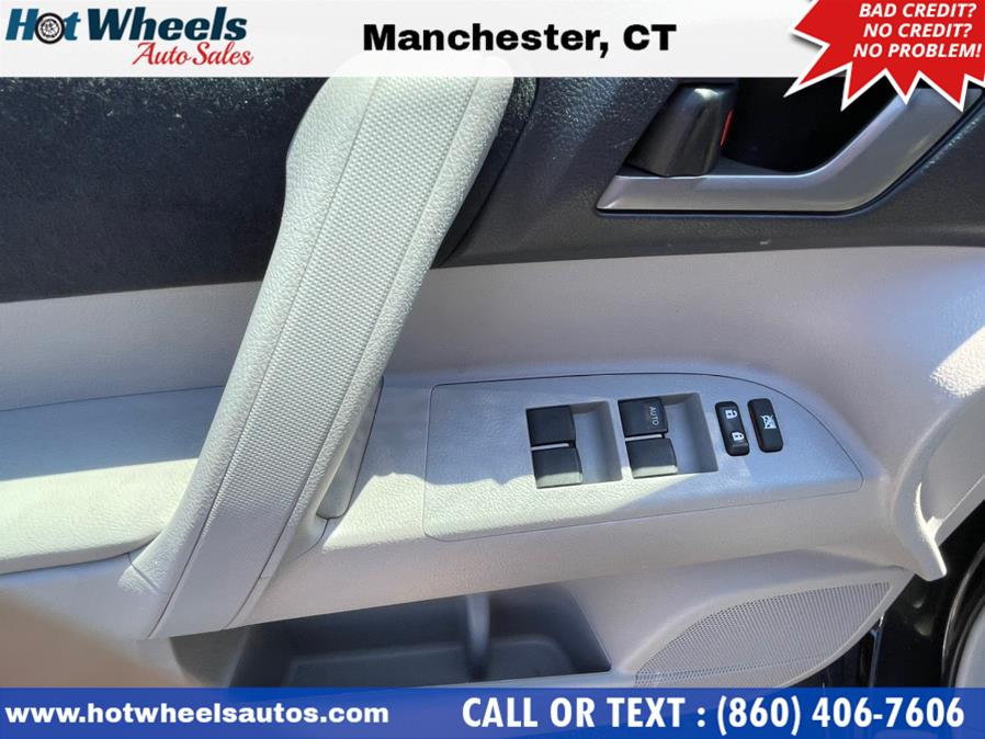 Used Toyota Highlander 4WD 4dr V6 SE (Natl) 2013 | Hot Wheels Auto Sales LLC. Manchester, Connecticut Used Toyota Highlander 4WD 4dr V6 SE (Natl) 2013 | Hot Wheels Auto Sales LLC. Manchester, Connecticut