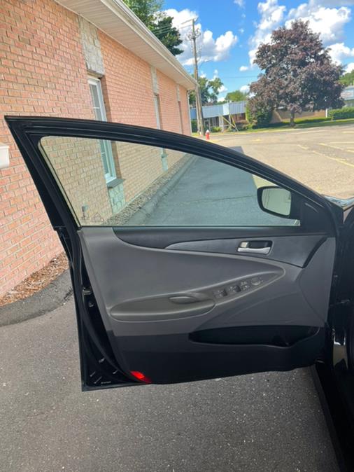 2014 Hyundai Sonata 4dr Sdn 2.4L Auto GLS, available for sale in New Britain, Connecticut | Supreme Automotive. New Britain, Connecticut 2014 Hyundai Sonata 4dr Sdn 2.4L Auto GLS, available for sale in New Britain, Connecticut | Supreme Automotive. New Britain, Connecticut