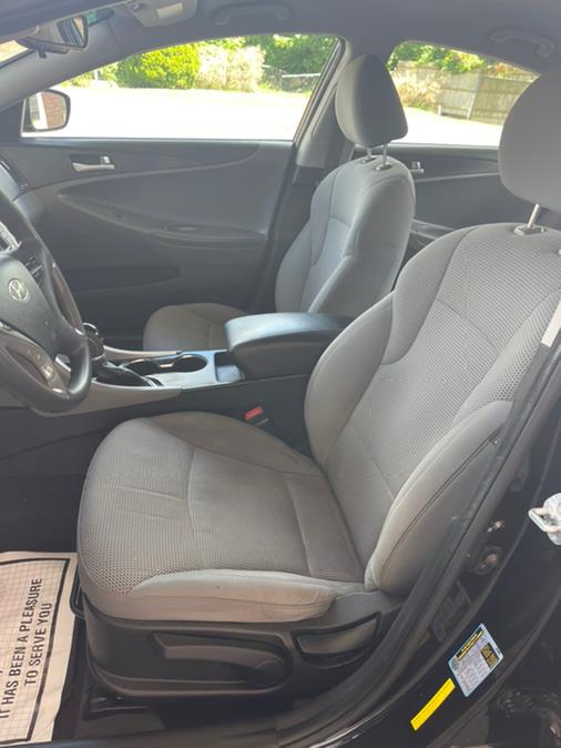 2014 Hyundai Sonata 4dr Sdn 2.4L Auto GLS, available for sale in New Britain, Connecticut | Supreme Automotive. New Britain, Connecticut 2014 Hyundai Sonata 4dr Sdn 2.4L Auto GLS, available for sale in New Britain, Connecticut | Supreme Automotive. New Britain, Connecticut