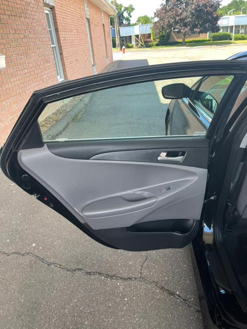 2014 Hyundai Sonata 4dr Sdn 2.4L Auto GLS, available for sale in New Britain, Connecticut | Supreme Automotive. New Britain, Connecticut 2014 Hyundai Sonata 4dr Sdn 2.4L Auto GLS, available for sale in New Britain, Connecticut | Supreme Automotive. New Britain, Connecticut