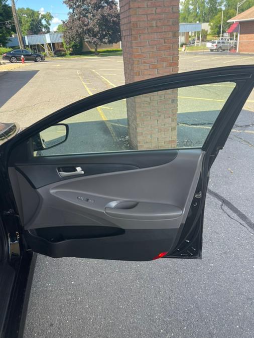 2014 Hyundai Sonata 4dr Sdn 2.4L Auto GLS, available for sale in New Britain, Connecticut | Supreme Automotive. New Britain, Connecticut 2014 Hyundai Sonata 4dr Sdn 2.4L Auto GLS, available for sale in New Britain, Connecticut | Supreme Automotive. New Britain, Connecticut