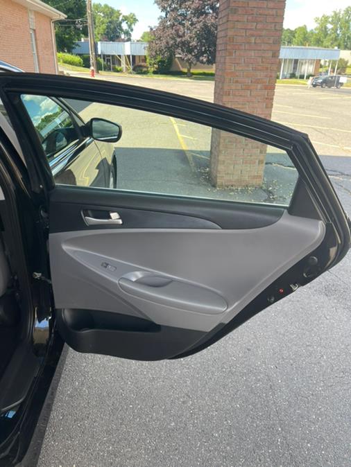 2014 Hyundai Sonata 4dr Sdn 2.4L Auto GLS, available for sale in New Britain, Connecticut | Supreme Automotive. New Britain, Connecticut 2014 Hyundai Sonata 4dr Sdn 2.4L Auto GLS, available for sale in New Britain, Connecticut | Supreme Automotive. New Britain, Connecticut