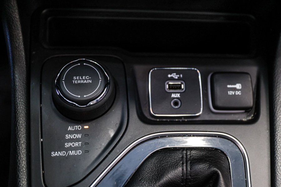 2019 Jeep Cherokee Limited 4x4, available for sale in ELMONT, New York | 26 Motors Long Island. ELMONT, New York 2019 Jeep Cherokee Limited 4x4, available for sale in ELMONT, New York | 26 Motors Long Island. ELMONT, New York