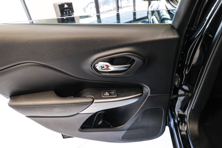 2019 Jeep Cherokee Limited 4x4, available for sale in ELMONT, New York | 26 Motors Long Island. ELMONT, New York 2019 Jeep Cherokee Limited 4x4, available for sale in ELMONT, New York | 26 Motors Long Island. ELMONT, New York
