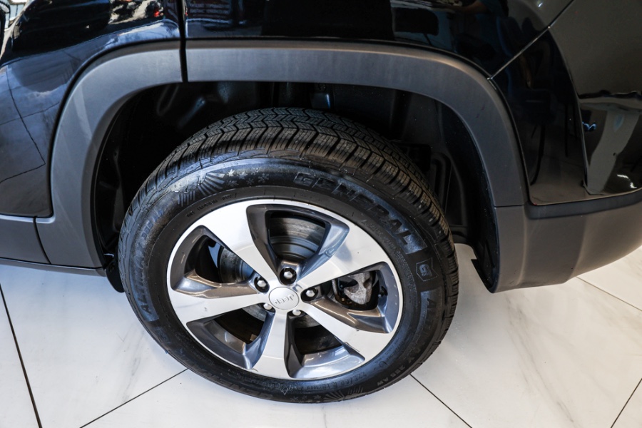 2019 Jeep Cherokee Limited 4x4, available for sale in ELMONT, New York | 26 Motors Long Island. ELMONT, New York 2019 Jeep Cherokee Limited 4x4, available for sale in ELMONT, New York | 26 Motors Long Island. ELMONT, New York