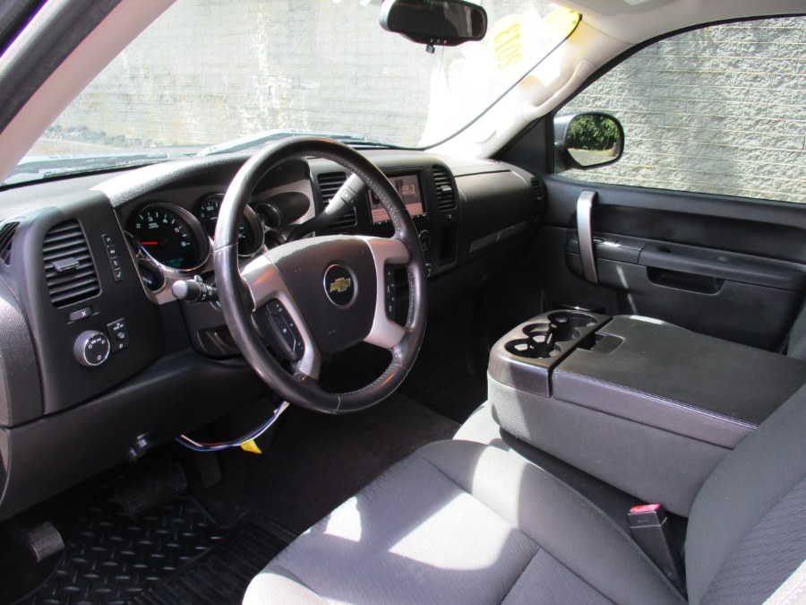 Used Chevrolet Silverado 1500 4WD Ext Cab 143.5" LT 2013 | Universal Motors LLC. New Britain, Connecticut Used Chevrolet Silverado 1500 4WD Ext Cab 143.5" LT 2013 | Universal Motors LLC. New Britain, Connecticut