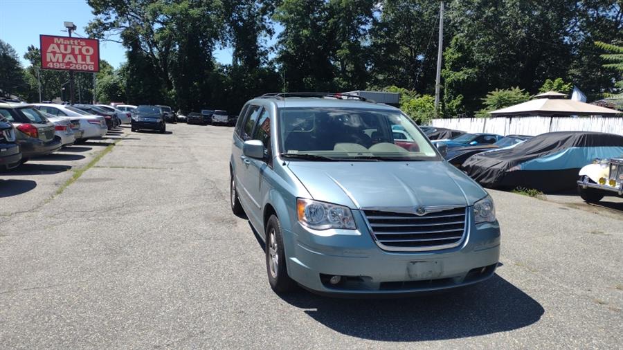 2010 Chrysler Town & Country 4dr Wgn Touring, available for sale in Chicopee, Massachusetts | Matts Auto Mall LLC. Chicopee, Massachusetts