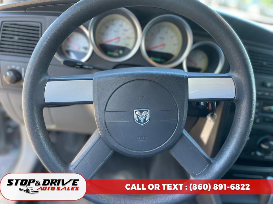 2005 Dodge Magnum 4dr Wgn SE RWD, available for sale in East Windsor, Connecticut | Stop & Drive Auto Sales. East Windsor, Connecticut 2005 Dodge Magnum 4dr Wgn SE RWD, available for sale in East Windsor, Connecticut | Stop & Drive Auto Sales. East Windsor, Connecticut