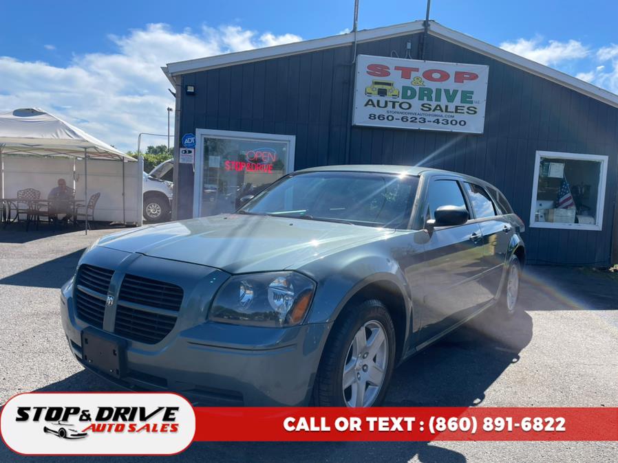 2005 Dodge Magnum 4dr Wgn SE RWD, available for sale in East Windsor, Connecticut | Stop & Drive Auto Sales. East Windsor, Connecticut