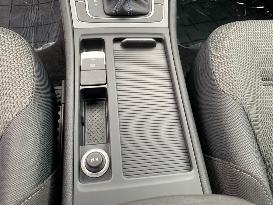 Used Volkswagen e-Golf SE 2019 | Green Light Auto Wholesale. Daly City, California Used Volkswagen e-Golf SE 2019 | Green Light Auto Wholesale. Daly City, California