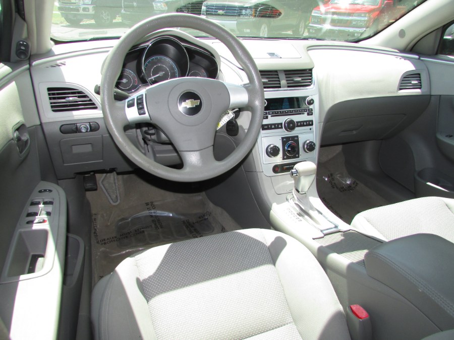 2009 Chevrolet Malibu 4dr Sdn LS w/1LS, available for sale in East Windsor, Connecticut | United Auto Sales of E Windsor, Inc. East Windsor, Connecticut 2009 Chevrolet Malibu 4dr Sdn LS w/1LS, available for sale in East Windsor, Connecticut | United Auto Sales of E Windsor, Inc. East Windsor, Connecticut
