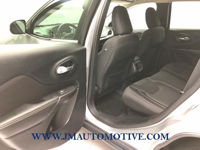 2015 Jeep Cherokee 4WD 4dr Latitude, available for sale in Naugatuck, Connecticut | J&M Automotive Sls&Svc LLC. Naugatuck, Connecticut 2015 Jeep Cherokee 4WD 4dr Latitude, available for sale in Naugatuck, Connecticut | J&M Automotive Sls&Svc LLC. Naugatuck, Connecticut
