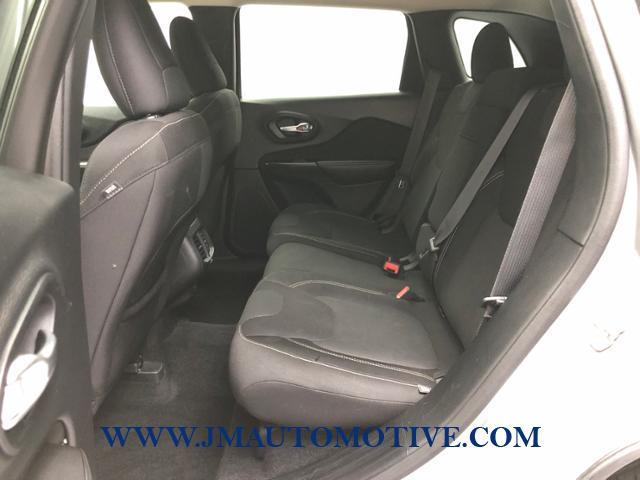 2015 Jeep Cherokee 4WD 4dr Latitude, available for sale in Naugatuck, Connecticut | J&M Automotive Sls&Svc LLC. Naugatuck, Connecticut 2015 Jeep Cherokee 4WD 4dr Latitude, available for sale in Naugatuck, Connecticut | J&M Automotive Sls&Svc LLC. Naugatuck, Connecticut