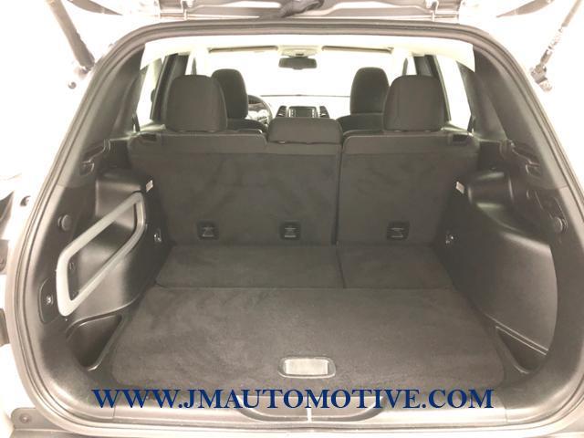 2015 Jeep Cherokee 4WD 4dr Latitude, available for sale in Naugatuck, Connecticut | J&M Automotive Sls&Svc LLC. Naugatuck, Connecticut 2015 Jeep Cherokee 4WD 4dr Latitude, available for sale in Naugatuck, Connecticut | J&M Automotive Sls&Svc LLC. Naugatuck, Connecticut
