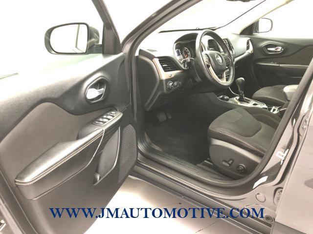 2015 Jeep Cherokee 4WD 4dr Latitude, available for sale in Naugatuck, Connecticut | J&M Automotive Sls&Svc LLC. Naugatuck, Connecticut 2015 Jeep Cherokee 4WD 4dr Latitude, available for sale in Naugatuck, Connecticut | J&M Automotive Sls&Svc LLC. Naugatuck, Connecticut