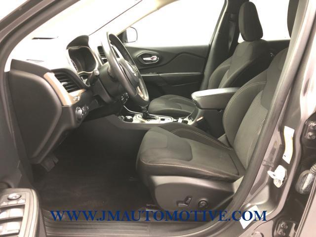 2015 Jeep Cherokee 4WD 4dr Latitude, available for sale in Naugatuck, Connecticut | J&M Automotive Sls&Svc LLC. Naugatuck, Connecticut 2015 Jeep Cherokee 4WD 4dr Latitude, available for sale in Naugatuck, Connecticut | J&M Automotive Sls&Svc LLC. Naugatuck, Connecticut