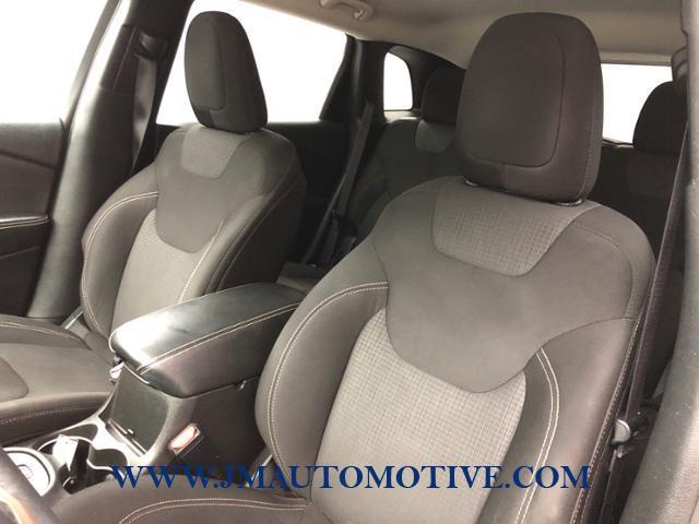 2015 Jeep Cherokee 4WD 4dr Latitude, available for sale in Naugatuck, Connecticut | J&M Automotive Sls&Svc LLC. Naugatuck, Connecticut 2015 Jeep Cherokee 4WD 4dr Latitude, available for sale in Naugatuck, Connecticut | J&M Automotive Sls&Svc LLC. Naugatuck, Connecticut