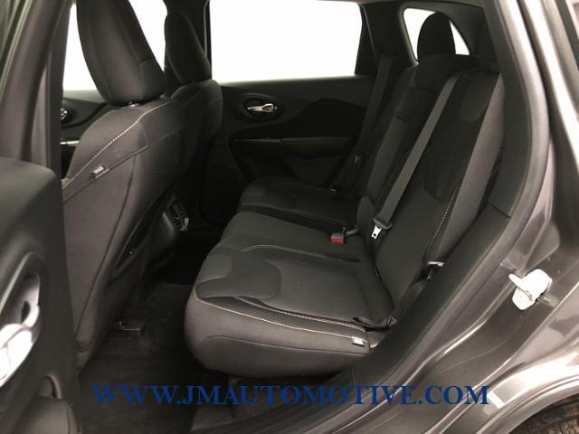 2015 Jeep Cherokee 4WD 4dr Latitude, available for sale in Naugatuck, Connecticut | J&M Automotive Sls&Svc LLC. Naugatuck, Connecticut 2015 Jeep Cherokee 4WD 4dr Latitude, available for sale in Naugatuck, Connecticut | J&M Automotive Sls&Svc LLC. Naugatuck, Connecticut