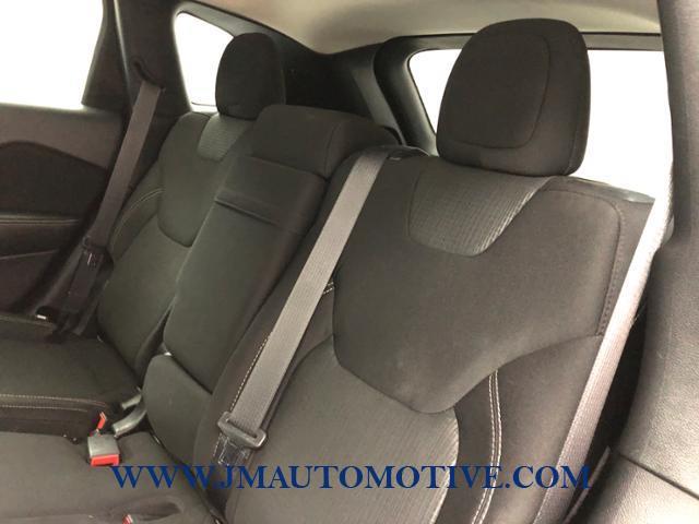 2015 Jeep Cherokee 4WD 4dr Latitude, available for sale in Naugatuck, Connecticut | J&M Automotive Sls&Svc LLC. Naugatuck, Connecticut 2015 Jeep Cherokee 4WD 4dr Latitude, available for sale in Naugatuck, Connecticut | J&M Automotive Sls&Svc LLC. Naugatuck, Connecticut