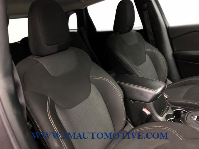 2015 Jeep Cherokee 4WD 4dr Latitude, available for sale in Naugatuck, Connecticut | J&M Automotive Sls&Svc LLC. Naugatuck, Connecticut 2015 Jeep Cherokee 4WD 4dr Latitude, available for sale in Naugatuck, Connecticut | J&M Automotive Sls&Svc LLC. Naugatuck, Connecticut