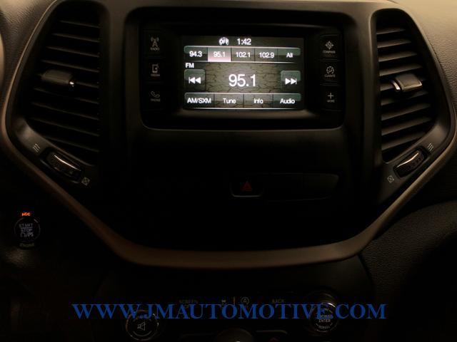 2015 Jeep Cherokee 4WD 4dr Latitude, available for sale in Naugatuck, Connecticut | J&M Automotive Sls&Svc LLC. Naugatuck, Connecticut 2015 Jeep Cherokee 4WD 4dr Latitude, available for sale in Naugatuck, Connecticut | J&M Automotive Sls&Svc LLC. Naugatuck, Connecticut