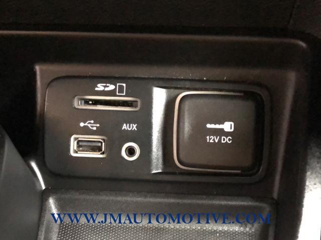 2015 Jeep Cherokee 4WD 4dr Latitude, available for sale in Naugatuck, Connecticut | J&M Automotive Sls&Svc LLC. Naugatuck, Connecticut 2015 Jeep Cherokee 4WD 4dr Latitude, available for sale in Naugatuck, Connecticut | J&M Automotive Sls&Svc LLC. Naugatuck, Connecticut