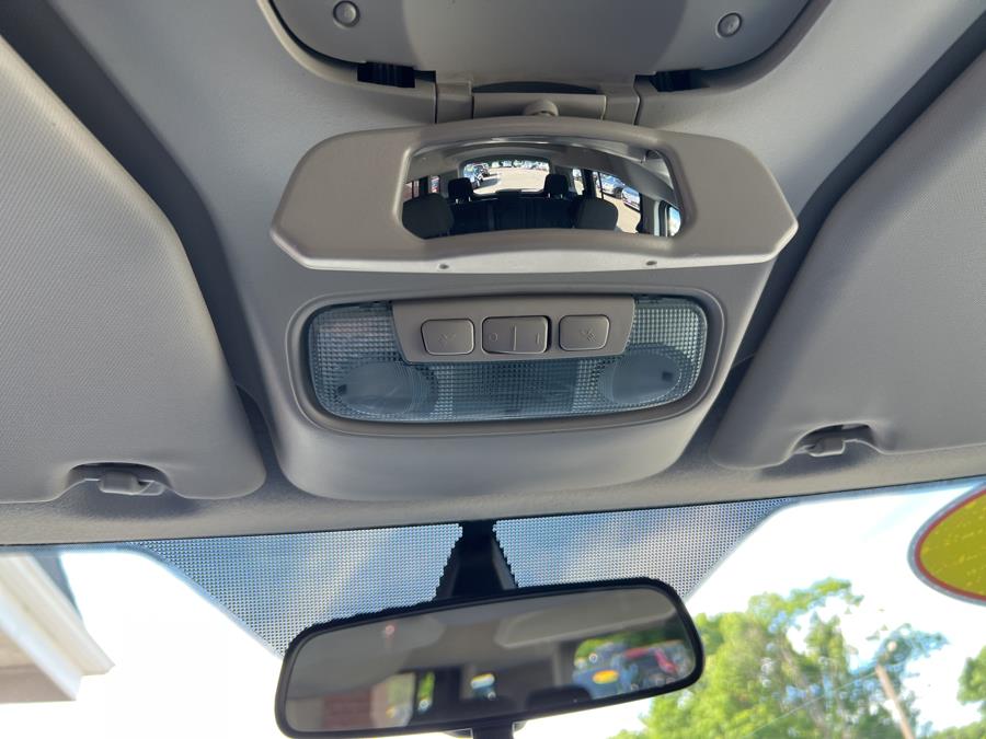 2015 Ford Transit Connect Wagon 4dr Wgn XLT w/Rear Liftgate, available for sale in Waterbury, Connecticut | National Auto Brokers, Inc.. Waterbury, Connecticut 2015 Ford Transit Connect Wagon 4dr Wgn XLT w/Rear Liftgate, available for sale in Waterbury, Connecticut | National Auto Brokers, Inc.. Waterbury, Connecticut