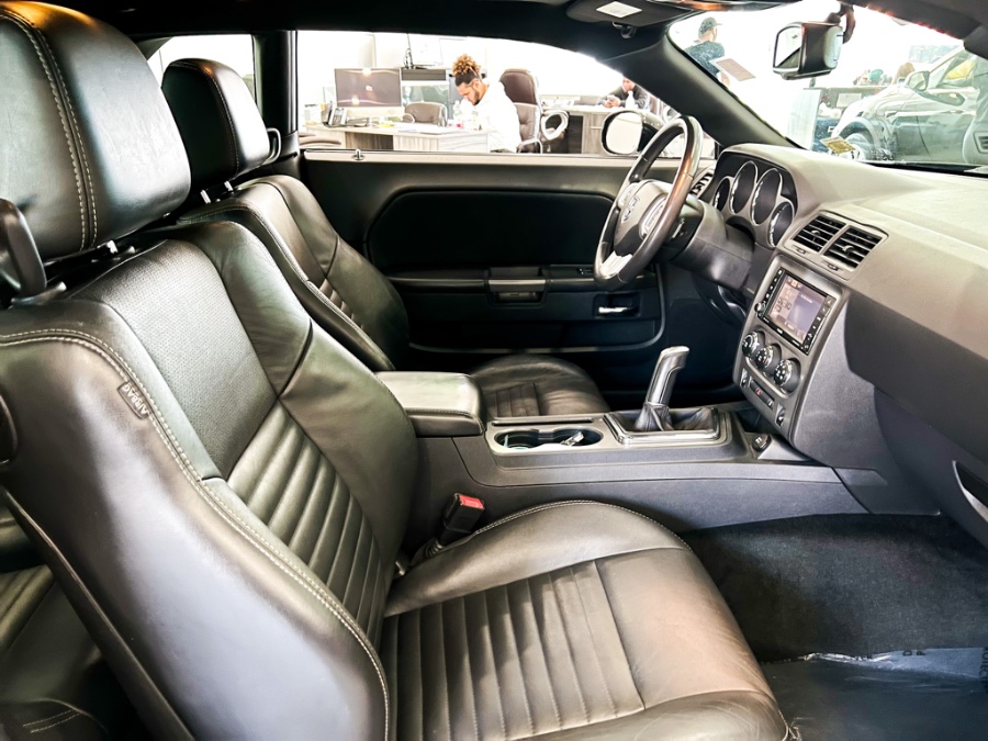 Used Dodge Challenger 2dr Cpe R/T Plus 2013 | Luxury Motor Club. Franklin Square, New York Used Dodge Challenger 2dr Cpe R/T Plus 2013 | Luxury Motor Club. Franklin Square, New York