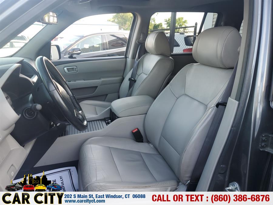 2011 Honda Pilot 4WD 4dr EX-L, available for sale in East Windsor, Connecticut | Car City LLC. East Windsor, Connecticut 2011 Honda Pilot 4WD 4dr EX-L, available for sale in East Windsor, Connecticut | Car City LLC. East Windsor, Connecticut