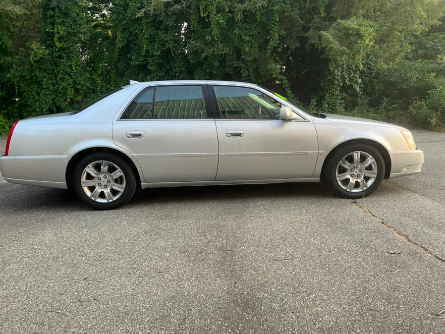 Used Cadillac DTS 4dr Sdn w/1SE 2009 | Gas On The Run. Swansea, Massachusetts