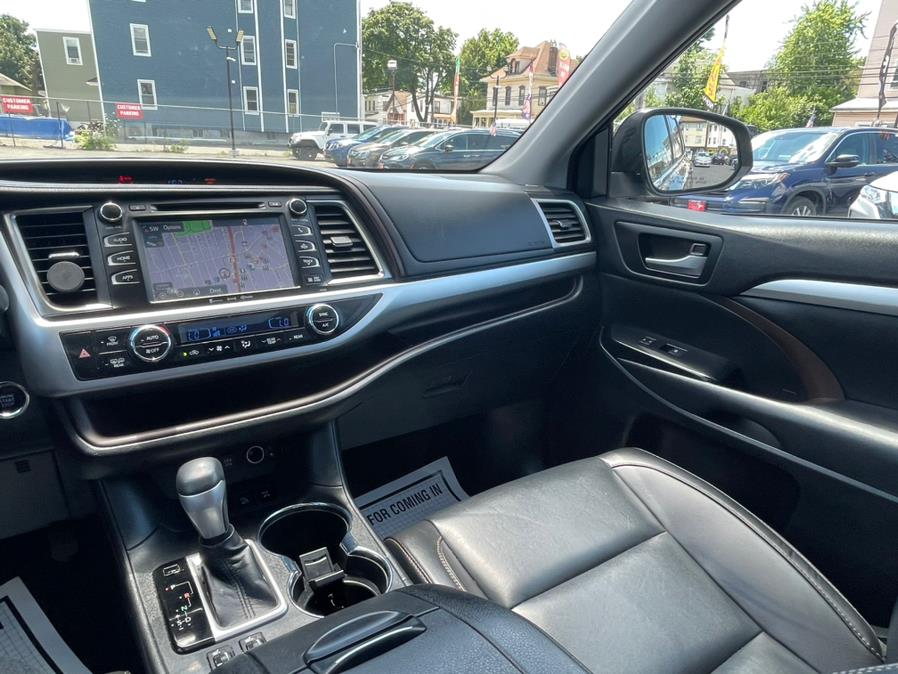 2019 Toyota Highlander XLE V6 AWD (Natl), available for sale in Irvington , New Jersey | Auto Haus of Irvington Corp. Irvington , New Jersey 2019 Toyota Highlander XLE V6 AWD (Natl), available for sale in Irvington , New Jersey | Auto Haus of Irvington Corp. Irvington , New Jersey