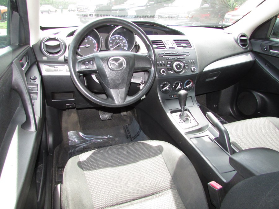 2013 Mazda Mazda3 4dr Sdn Auto i SV, available for sale in East Windsor, Connecticut | United Auto Sales of E Windsor, Inc. East Windsor, Connecticut 2013 Mazda Mazda3 4dr Sdn Auto i SV, available for sale in East Windsor, Connecticut | United Auto Sales of E Windsor, Inc. East Windsor, Connecticut