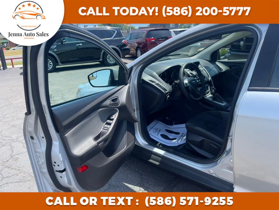 Used Ford Focus 4dr Sdn SE 2012 | Jenna Auto Sale Inc. Roseville, Michigan Used Ford Focus 4dr Sdn SE 2012 | Jenna Auto Sale Inc. Roseville, Michigan