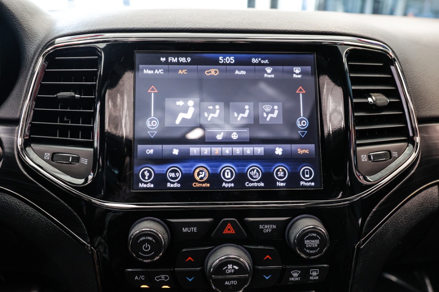 2019 Jeep Grand Cherokee Limited 4x4, available for sale in ELMONT, New York | 26 Motors Long Island. ELMONT, New York 2019 Jeep Grand Cherokee Limited 4x4, available for sale in ELMONT, New York | 26 Motors Long Island. ELMONT, New York
