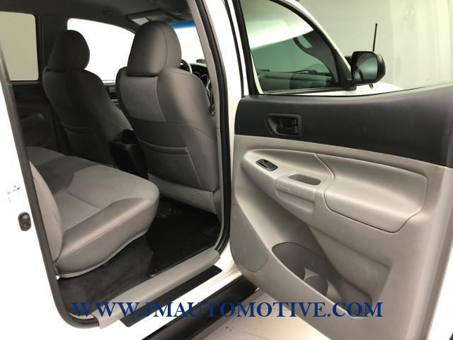 2015 Toyota Tacoma 4WD Double Cab V6 AT, available for sale in Naugatuck, Connecticut | J&M Automotive Sls&Svc LLC. Naugatuck, Connecticut 2015 Toyota Tacoma 4WD Double Cab V6 AT, available for sale in Naugatuck, Connecticut | J&M Automotive Sls&Svc LLC. Naugatuck, Connecticut
