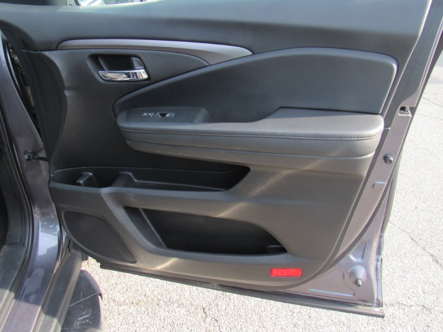 2021 Honda Pilot EX-L AWD, available for sale in Worcester, Massachusetts | Hilario's Auto Sales Inc.. Worcester, Massachusetts 2021 Honda Pilot EX-L AWD, available for sale in Worcester, Massachusetts | Hilario's Auto Sales Inc.. Worcester, Massachusetts