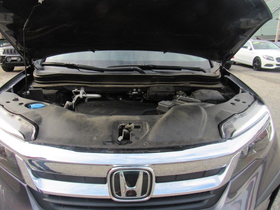 2021 Honda Pilot EX-L AWD, available for sale in Worcester, Massachusetts | Hilario's Auto Sales Inc.. Worcester, Massachusetts 2021 Honda Pilot EX-L AWD, available for sale in Worcester, Massachusetts | Hilario's Auto Sales Inc.. Worcester, Massachusetts