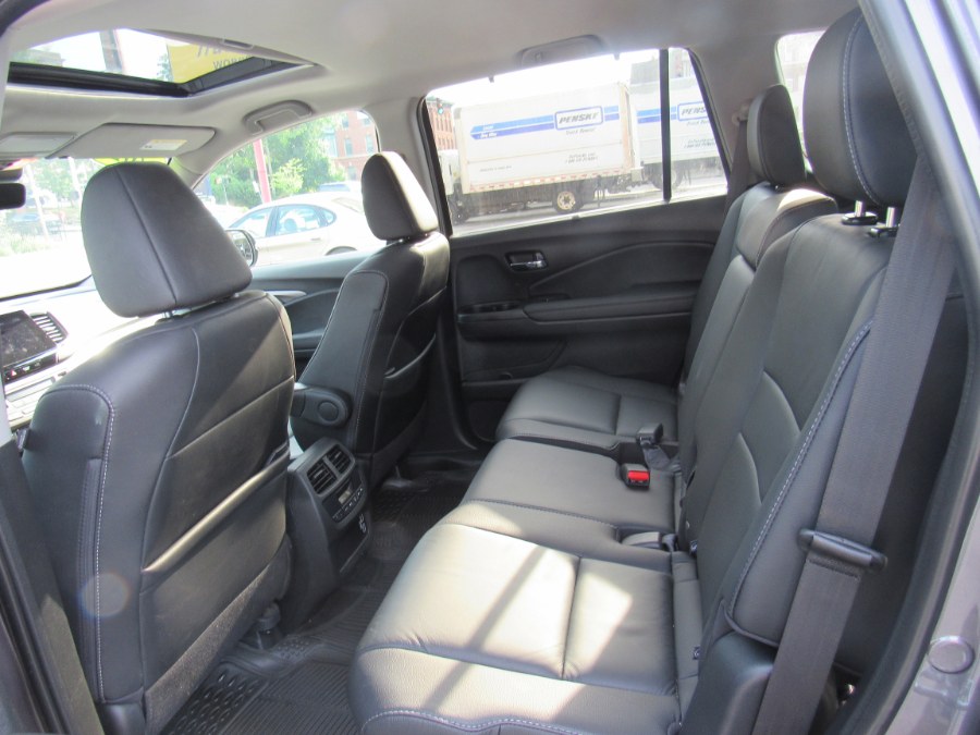 2021 Honda Pilot EX-L AWD, available for sale in Worcester, Massachusetts | Hilario's Auto Sales Inc.. Worcester, Massachusetts 2021 Honda Pilot EX-L AWD, available for sale in Worcester, Massachusetts | Hilario's Auto Sales Inc.. Worcester, Massachusetts