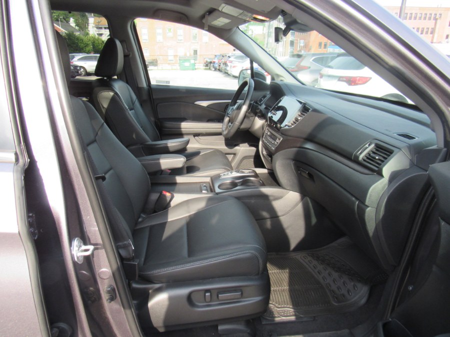 2021 Honda Pilot EX-L AWD, available for sale in Worcester, Massachusetts | Hilario's Auto Sales Inc.. Worcester, Massachusetts 2021 Honda Pilot EX-L AWD, available for sale in Worcester, Massachusetts | Hilario's Auto Sales Inc.. Worcester, Massachusetts